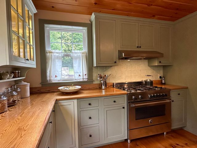 1665 Frazier Hill Road, Benson, VT 05731