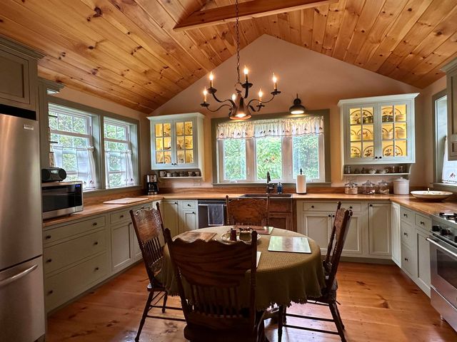 1665 Frazier Hill Road, Benson, VT 05731