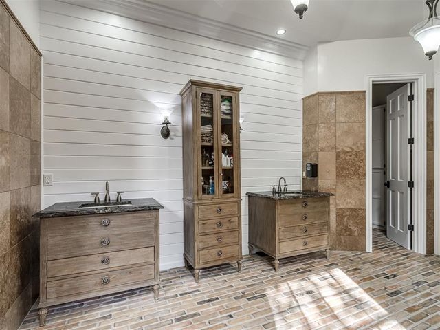 4320 Canaan Creek Road, Edmond, OK 73034