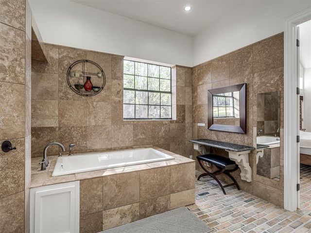 4320 Canaan Creek Road, Edmond, OK 73034