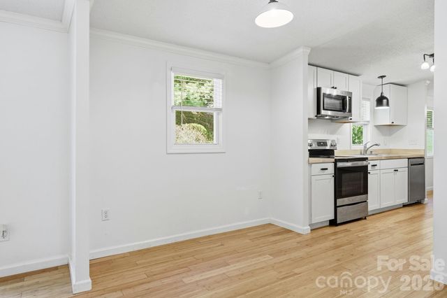 118 Heather Drive, Asheville, NC 28806