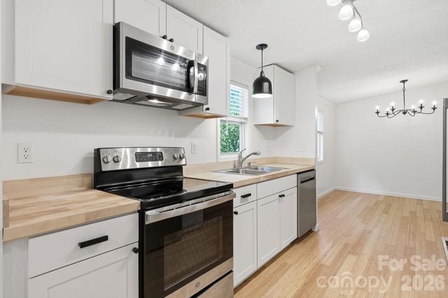 118 Heather Drive, Asheville, NC 28806