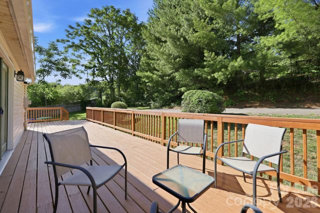 118 Heather Drive, Asheville, NC 28806
