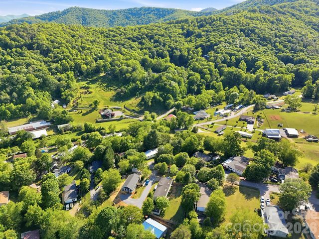 118 Heather Drive, Asheville, NC 28806
