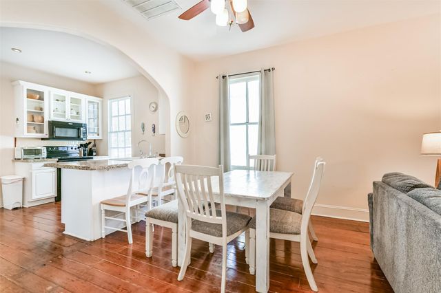 1213 18th Street, Galveston, TX 77550