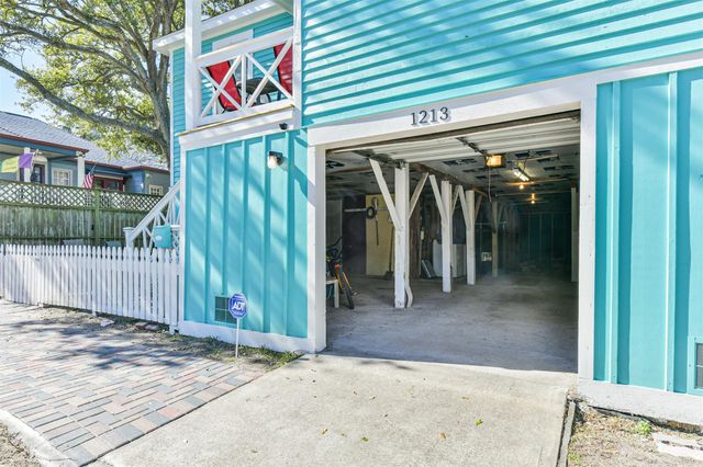 1213 18th Street, Galveston, TX 77550