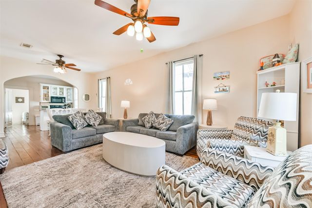 1213 18th Street, Galveston, TX 77550