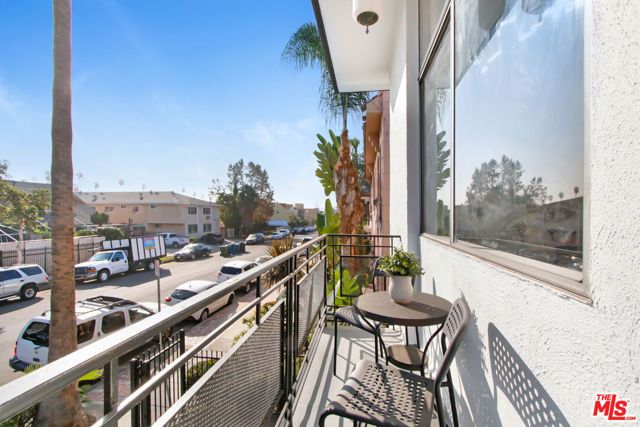 1045 N Ardmore Avenue, Los Angeles, CA 90029