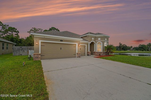 2152 Lune Court, West Melbourne, FL 32904