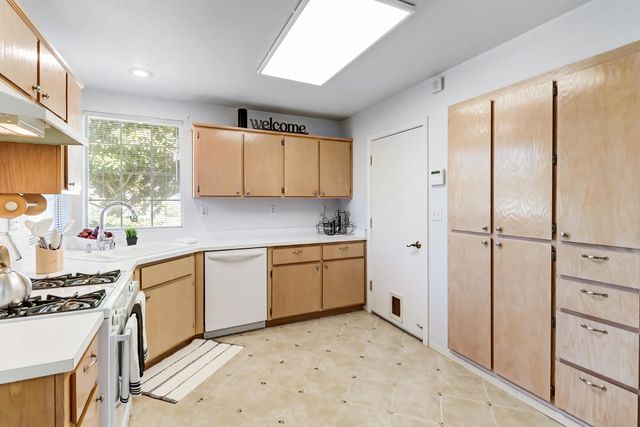 8640 Travary Way, Antelope, CA 95843