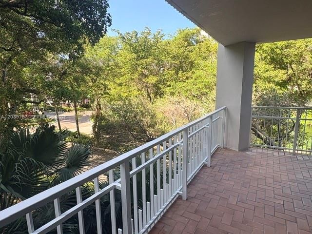 2000 Towerside Terrace 301, Miami, FL 33138
