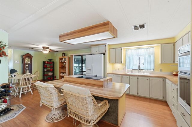 9790 66TH STREET N 130, Pinellas Park, FL 33782