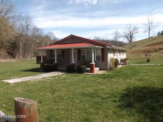 810 Big Spring Rd, Harrogate, TN 37752