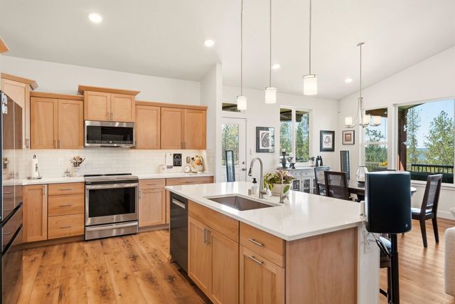 6607 Stony Way, Nine Mile Falls, WA 99027