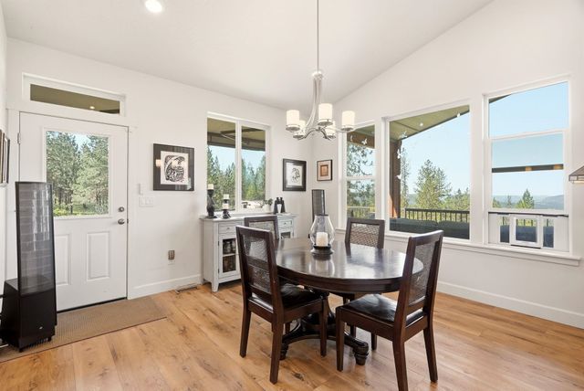 6607 Stony Way, Nine Mile Falls, WA 99027