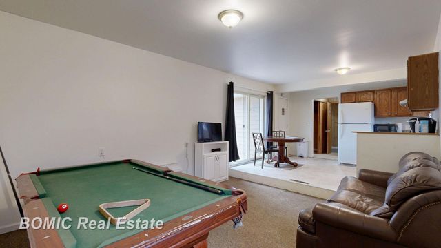 3700 N Saginaw Road, Midland, MI 48640