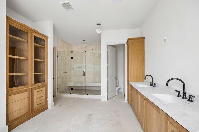 12914 Queensbury Lane, Houston, TX 77079