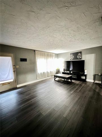 424 W HOGLE AVENUE, Deland, FL 32720