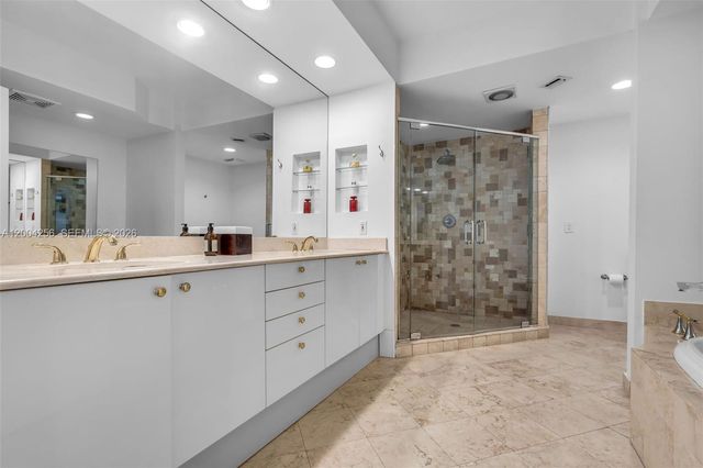 791 Crandon Blvd 302 302, Key Biscayne, FL 33149