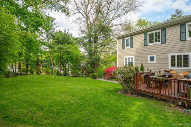 199 Hickory Grove Drive E, Larchmont, NY 10538