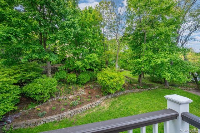 199 Hickory Grove Drive E, Larchmont, NY 10538