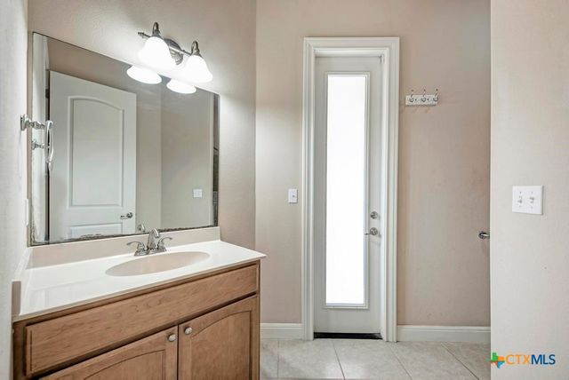 819 Mountain Drive, San Marcos, TX 78666