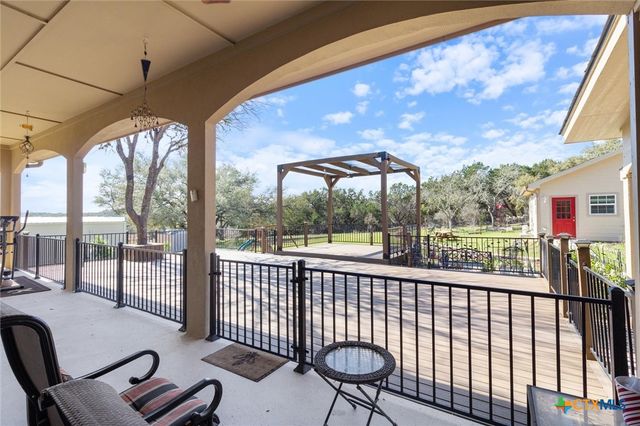 819 Mountain Drive, San Marcos, TX 78666
