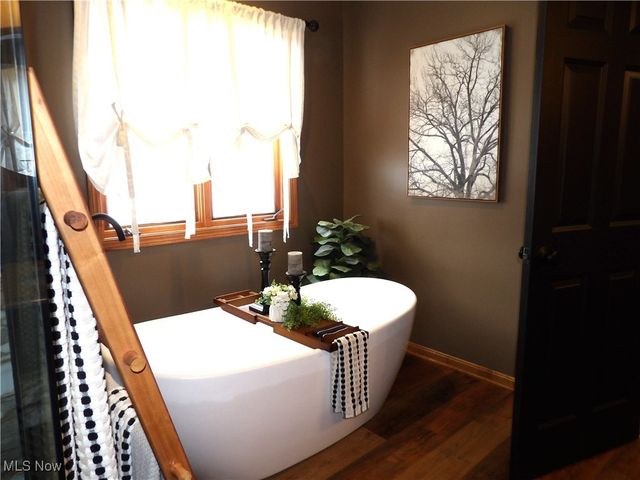 1238 Maxfli Drive, Akron, OH 44312