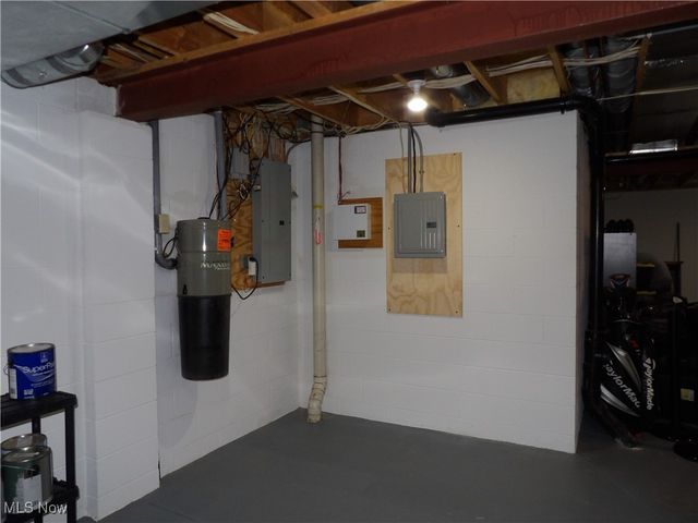 1238 Maxfli Drive, Akron, OH 44312