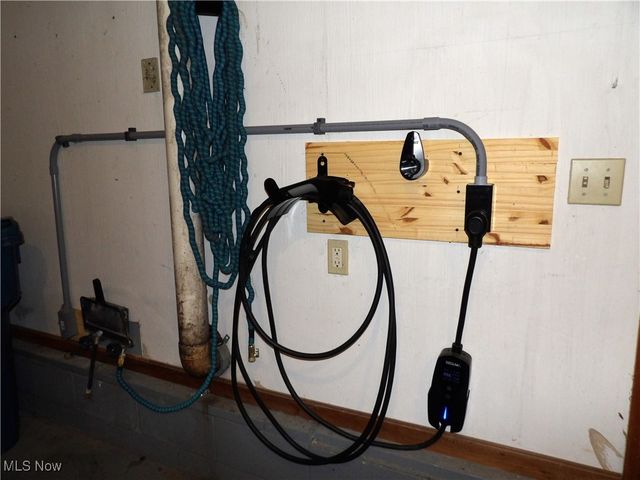 1238 Maxfli Drive, Akron, OH 44312