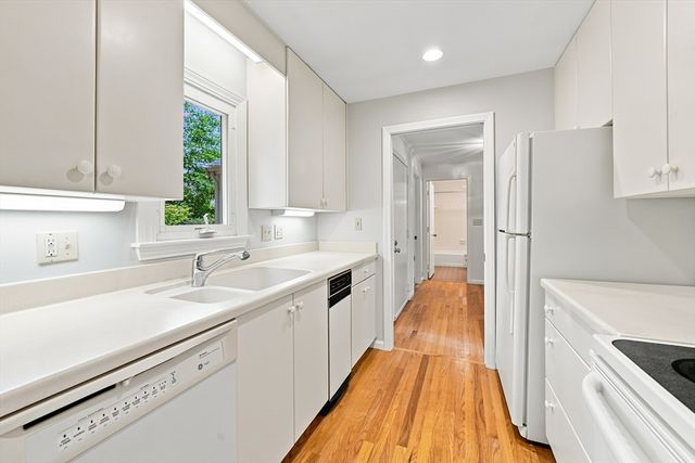 15 Fifer Ln 15, Lexington, MA 02420