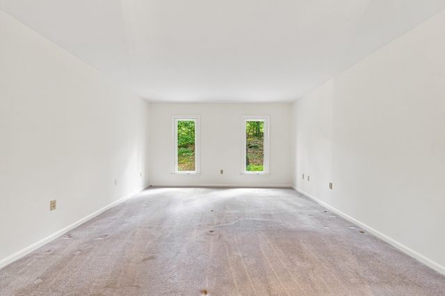 15 Fifer Ln 15, Lexington, MA 02420