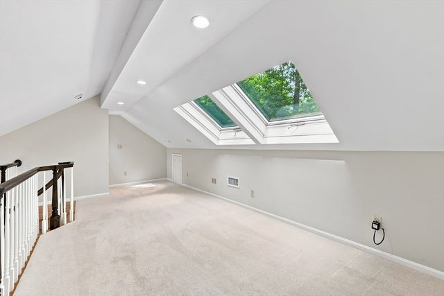 15 Fifer Ln 15, Lexington, MA 02420