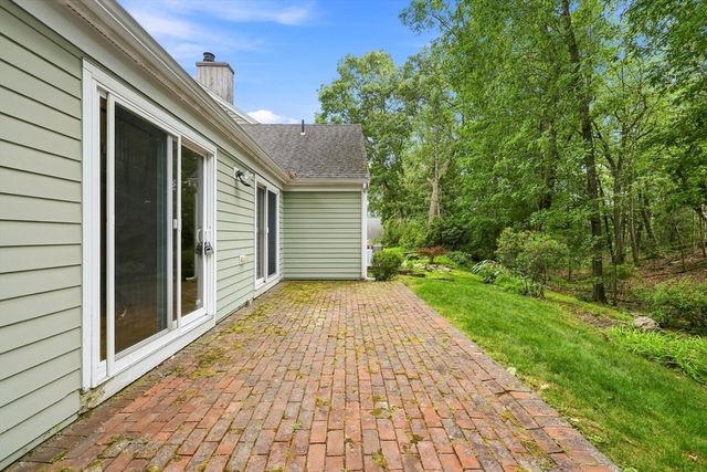 15 Fifer Ln 15, Lexington, MA 02420