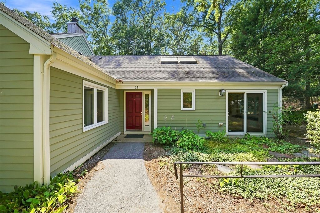 15 Fifer Ln 15, Lexington, MA 02420