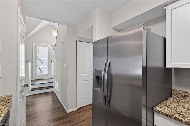 916 Woodcreek DR, Newport News, VA 23608