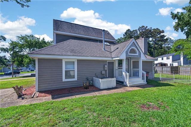 916 Woodcreek DR, Newport News, VA 23608