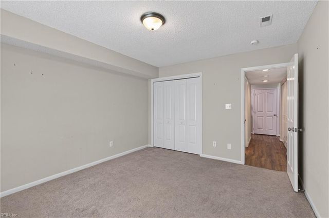 916 Woodcreek DR, Newport News, VA 23608