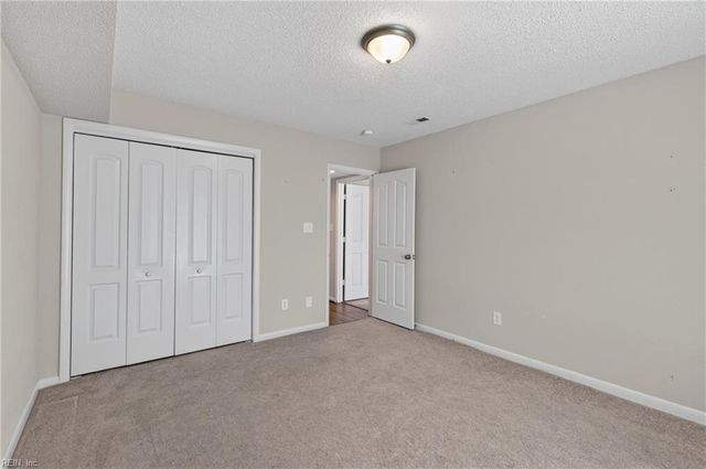 916 Woodcreek DR, Newport News, VA 23608