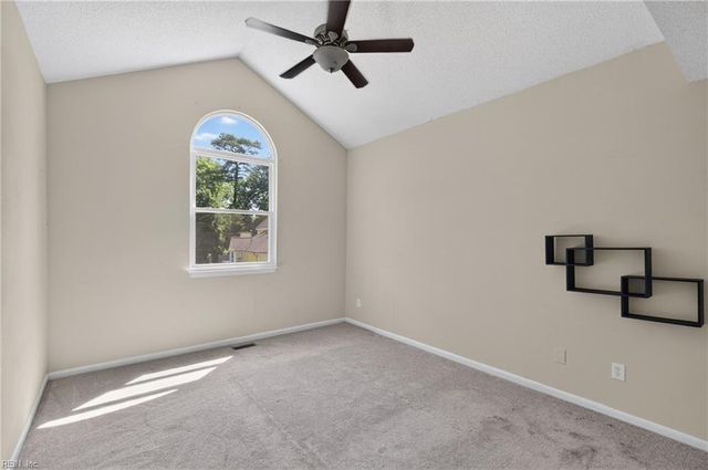 916 Woodcreek DR, Newport News, VA 23608
