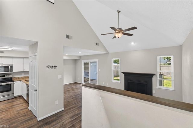 916 Woodcreek DR, Newport News, VA 23608