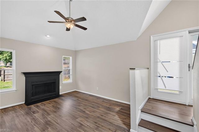 916 Woodcreek DR, Newport News, VA 23608