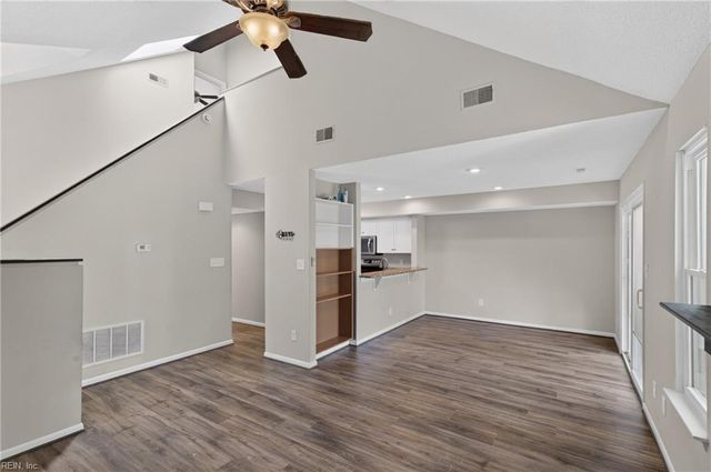916 Woodcreek DR, Newport News, VA 23608