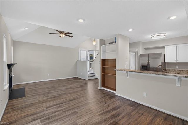 916 Woodcreek DR, Newport News, VA 23608