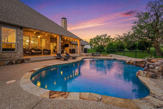 188 Bearclaw Circle, Aledo, TX 76008