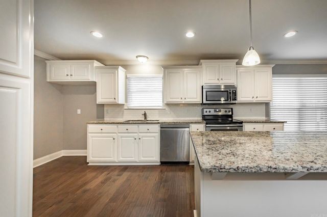 10 Pinewood Street, Cabot, AR 72023