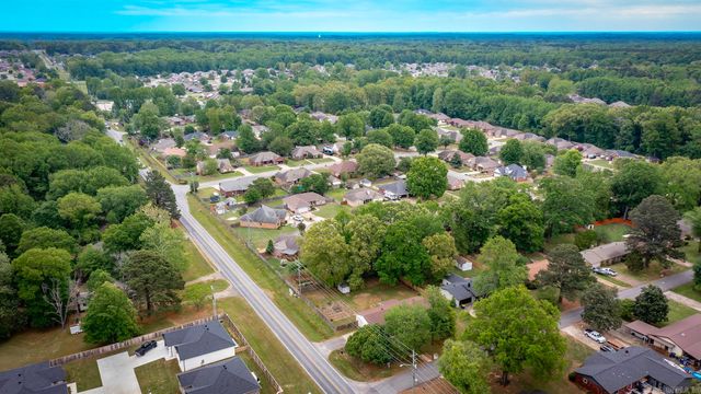 10 Pinewood Street, Cabot, AR 72023