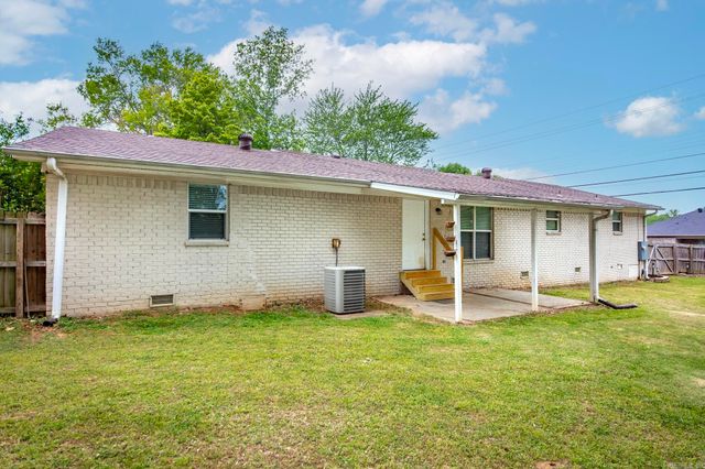 10 Pinewood Street, Cabot, AR 72023