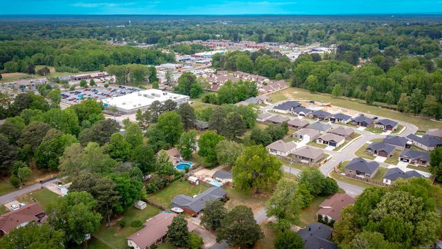 10 Pinewood Street, Cabot, AR 72023