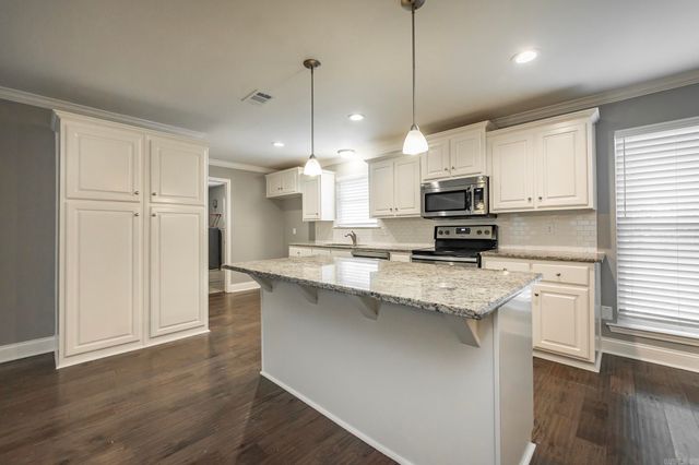 10 Pinewood Street, Cabot, AR 72023